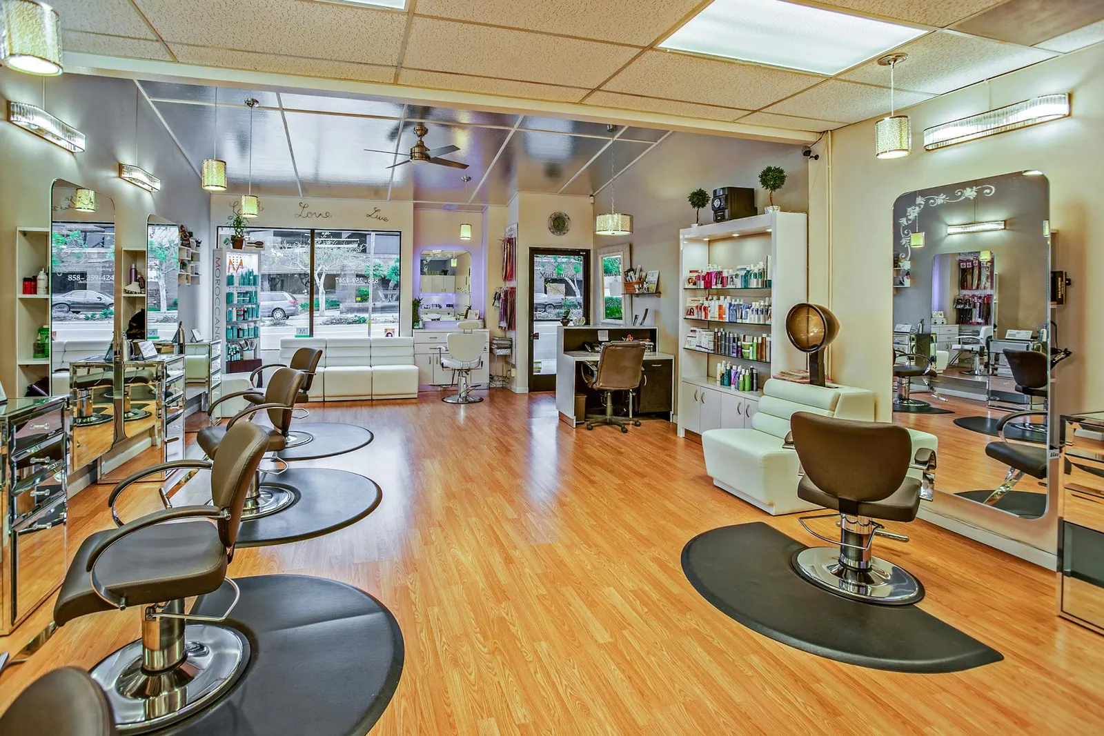 Photograph of Chathra Salon 101